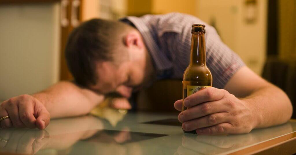 Кодирование от алкоголизма по методу Довженко: ✓ Тяга пропадет навсегда. ✓Полный отказ от алкоголя. ✓За 1 сеанс! картинка