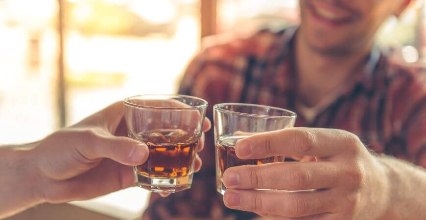 На нулевой стадии еще нет явных признаков зависимости от алкоголя. Люди иногда пьют, но без серьезных последствий.